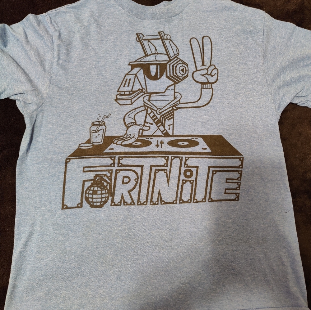Boy Large Fortnite Shirt Light Blue